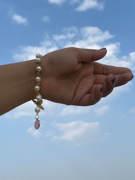 SMILEY DROP PEARL BRACELET