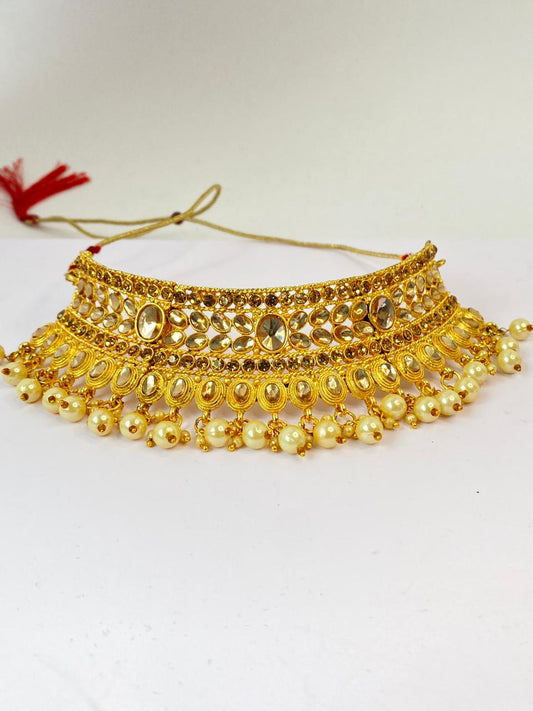 TRADITIONAL GOLDEN STONES HANDCRAFTED CHOKER SET